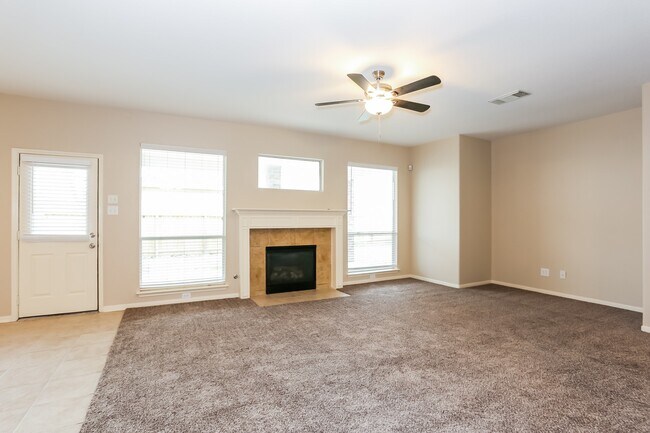 Foto del edificio - 18210 Olive Tree Ct