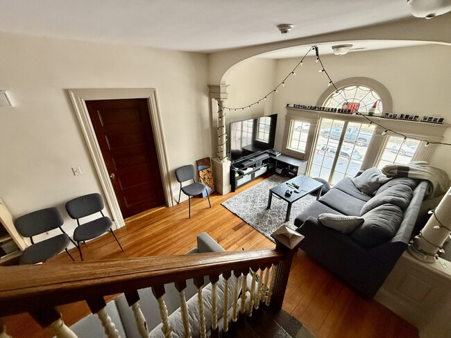 Foto del edificio - 77 Englewood Ave