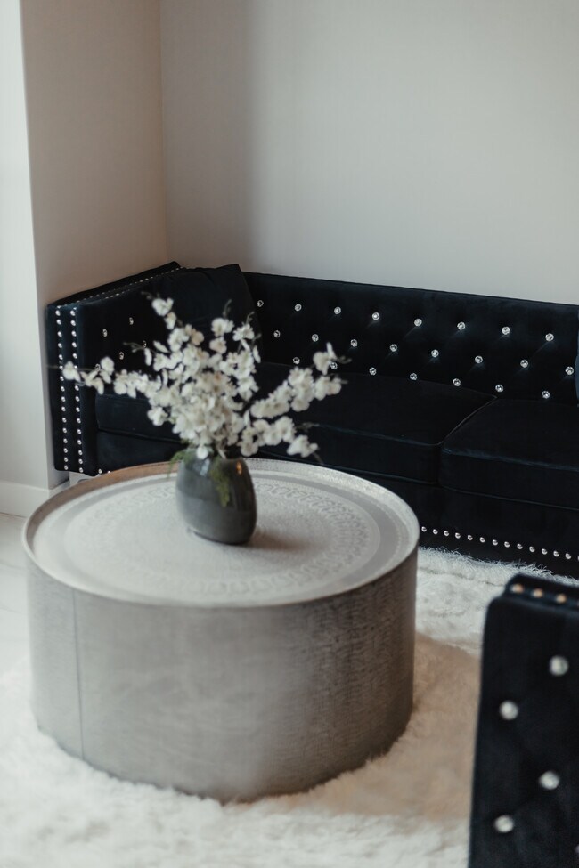 Foto del edificio - 714 N Main St