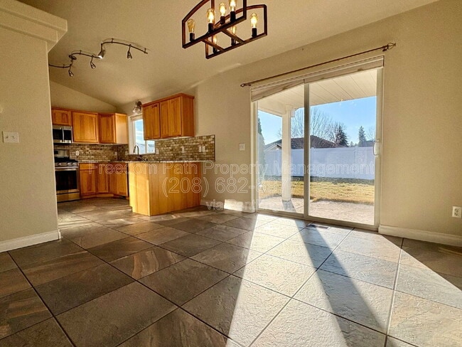 Foto del edificio - 594 W Ashworth Ln