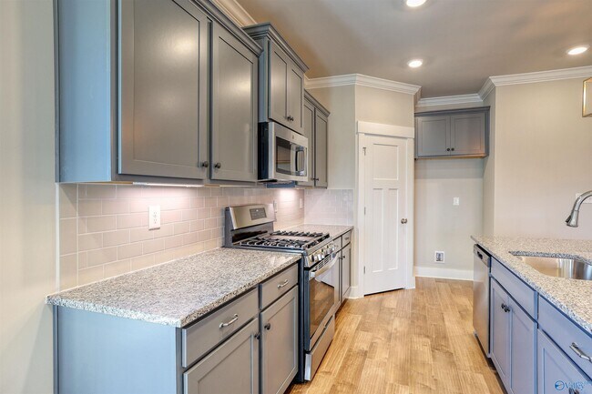 Building Photo - 103 Caspian Ln