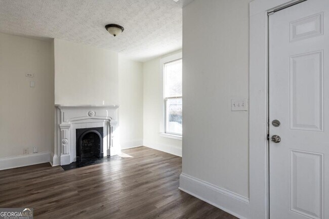 Foto del edificio - 404 Paines Ave NW