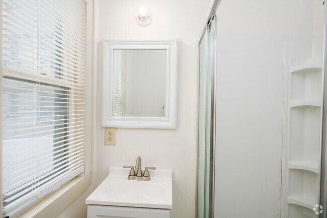 Interior Photo - Varsity Apartments