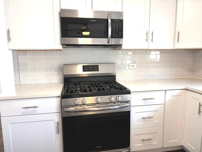 Building Photo - 8222 W Grand Ave