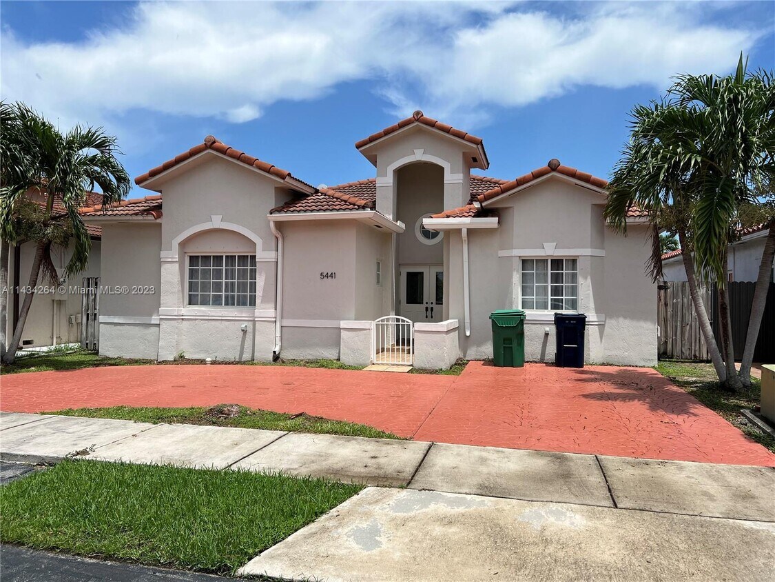5441 SW 162nd Ct, Miami, FL 33185 House for Rent in Miami, FL