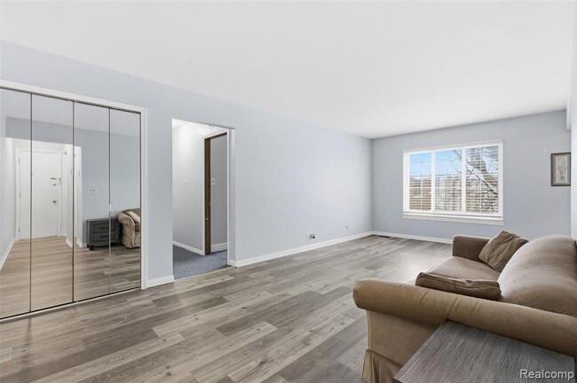 Foto del edificio - 39435 Van Dyke Ave