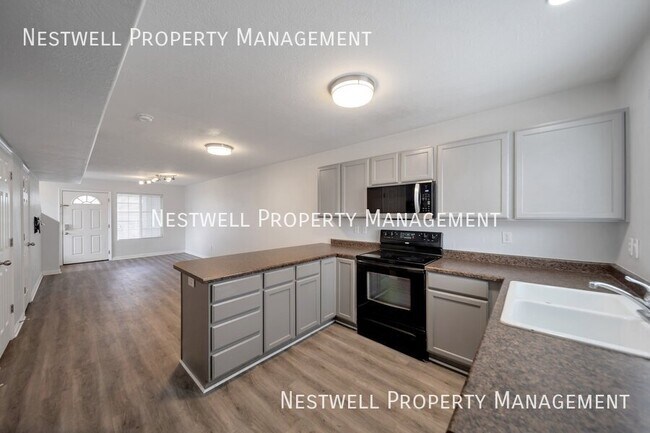 Foto del edificio - Great End Unit Townhouse in Prime Location!