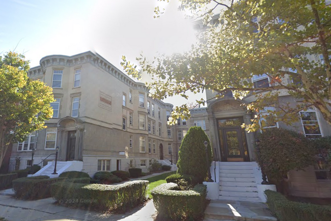 Building Photo - 1681 Beacon St