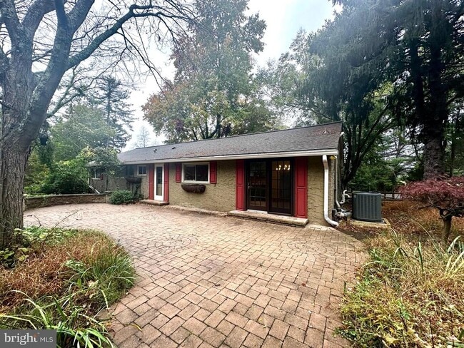 Building Photo - 1 High Acres Dr