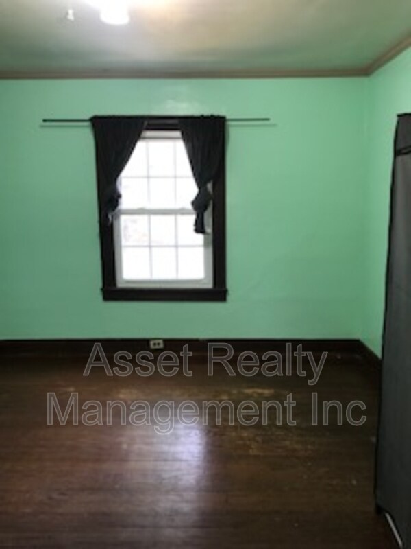 Building Photo - 4215 Lonas Dr