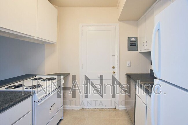 Building Photo - 1347 Briarwood Dr NE