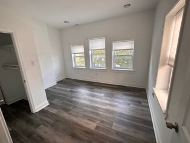 Foto del edificio - 4931 Walnut St