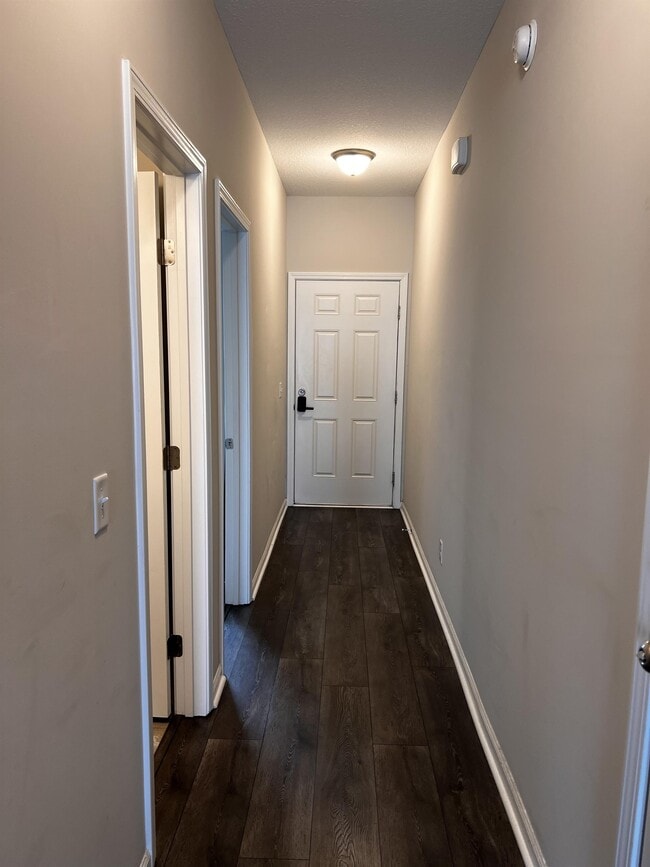 Building Photo - 283 Summerhill Dr