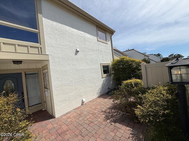 Building Photo - 4301 Bay Point Rd