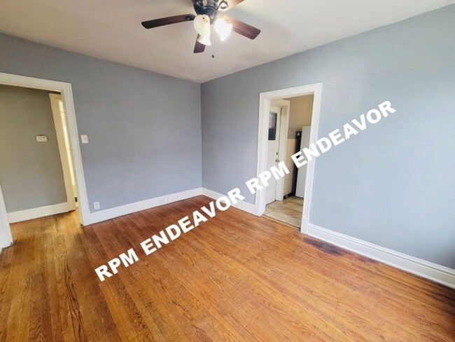Foto del edificio - 4815 Anderson Ave