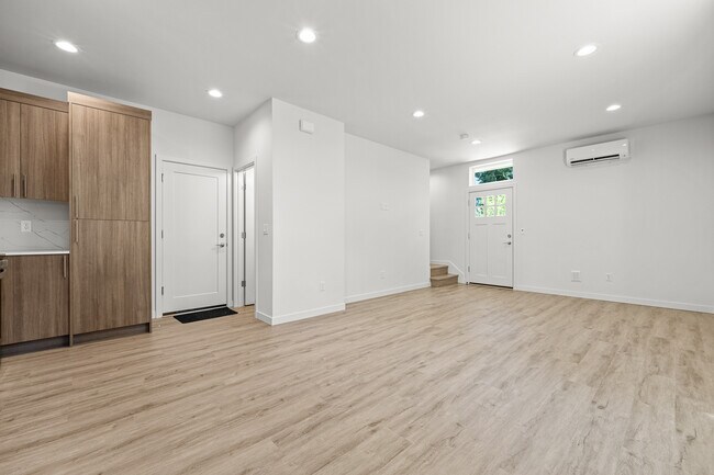 Foto del edificio - 2546 NE 143rd St