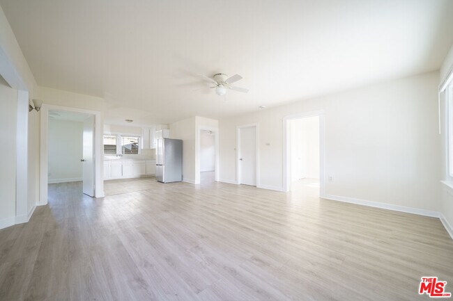 Building Photo - 229 E 85th St