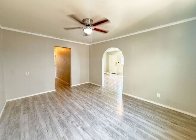 Foto del edificio - 521 SW 35th St