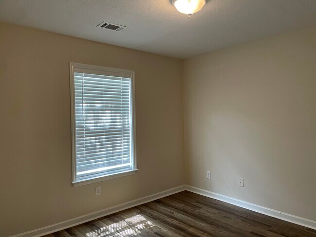 Building Photo - 1310 Triple Tree Ln SW