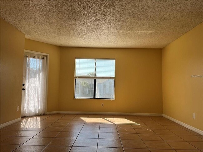 Foto del edificio - 2131 Cascades Blvd