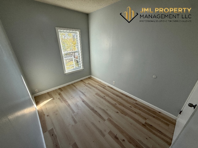 Building Photo - 86 Kilburn St