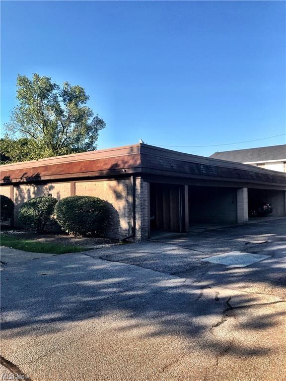 Building Photo - 9956 Johnnycake Ridge Rd