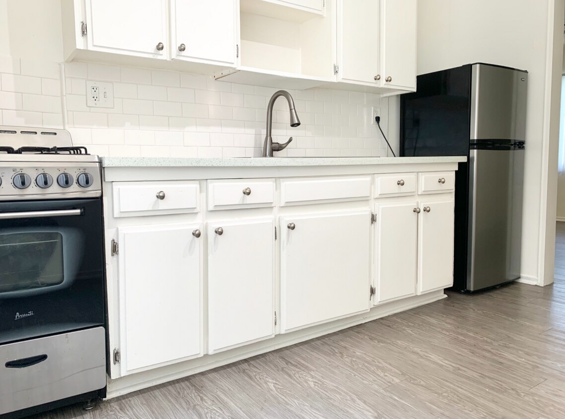 Foto principal - 1033 S Westlake Ave