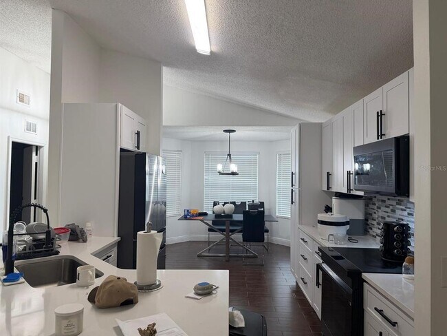 Foto del edificio - 2216 Ridgemore Dr