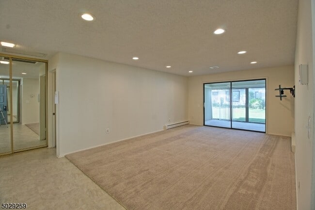 Building Photo - 137 Cistus Plaza