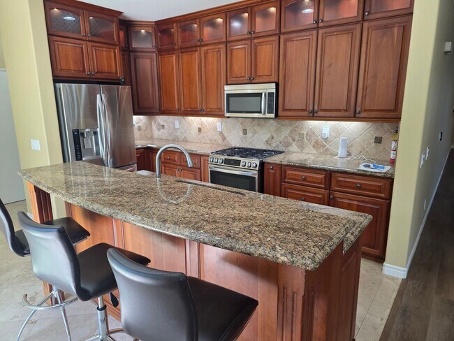Foto del edificio - Crowne Hill 3 Bedroom Home