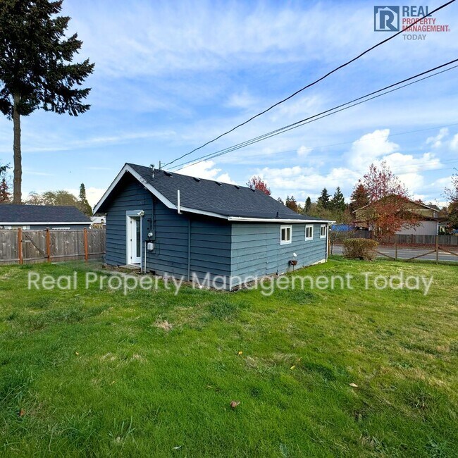 Foto del edificio - Newly Updated 2 Bedroom Home In Tacoma!!