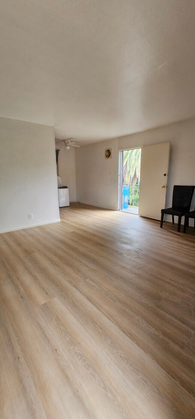 Foto del edificio - 411 E Santa Fe Ave