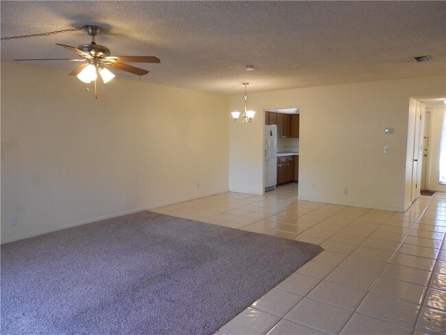 Building Photo - 555 N Pine Island Rd