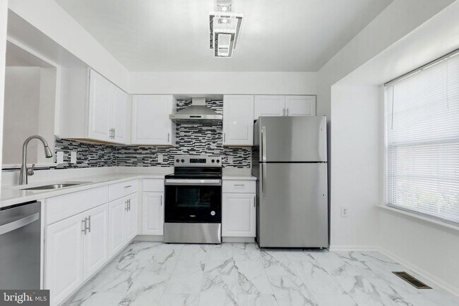 Building Photo - 19019 Grotto Ln
