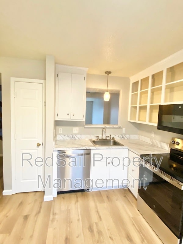 Foto del edificio - 8 Terri Sue Ct