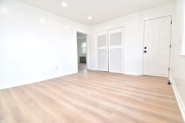 Foto del edificio - 76 Murray Ave