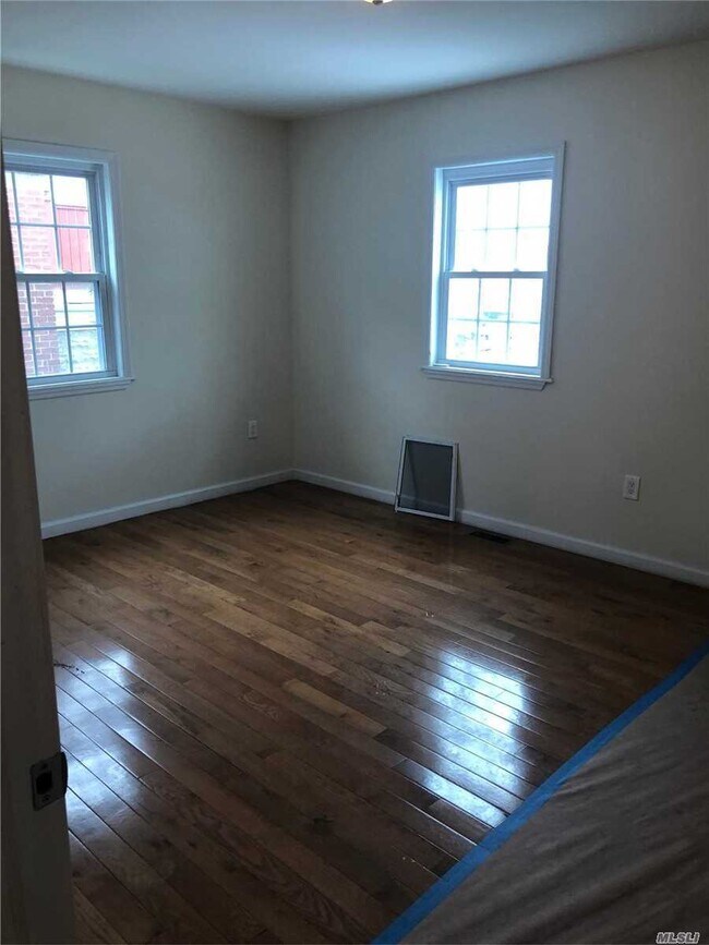 Foto del edificio - 197-10 Foothill Ave