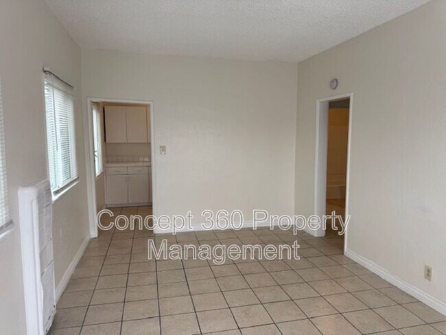Foto del edificio - 758 Cerritos Ave