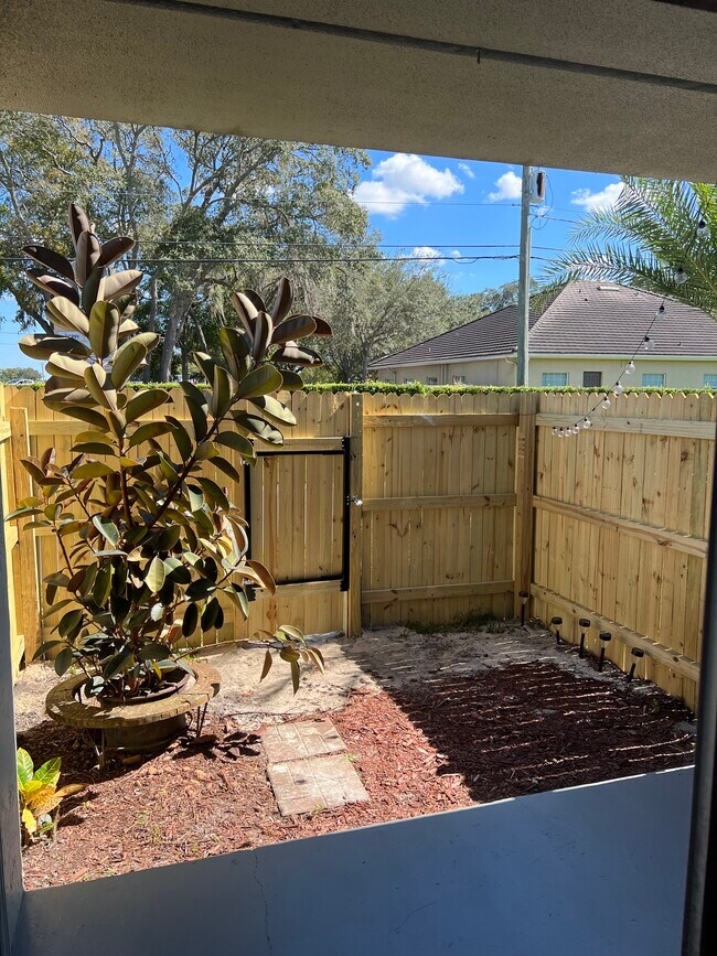 Private Patio - 2876 Somerset Park Dr
