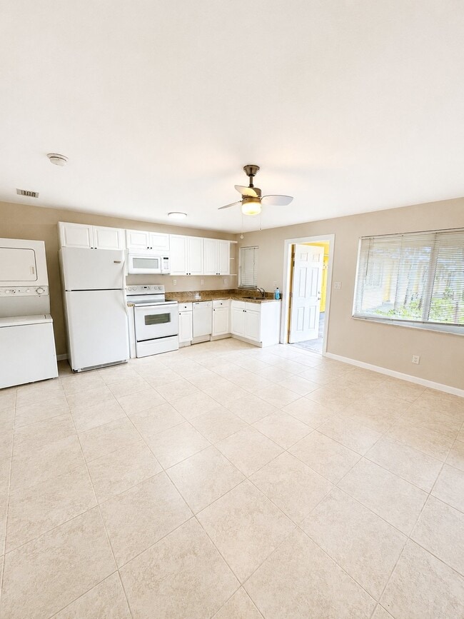 Photo - 700 SW 15th Ave Apartment
