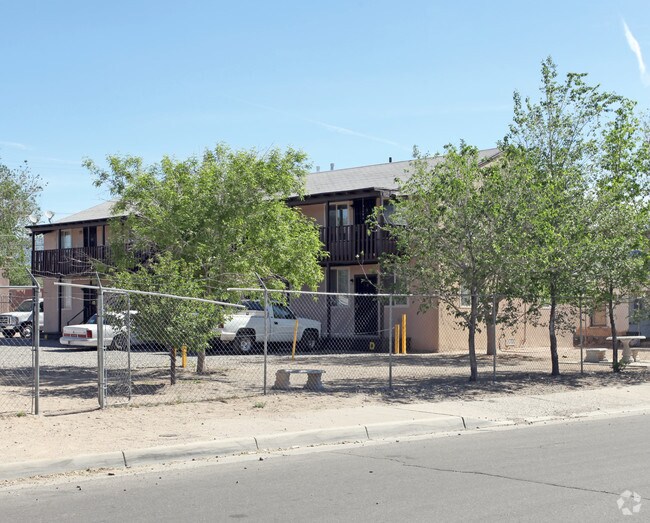 Foto del edificio - 6901-6909 Acoma Rd SE