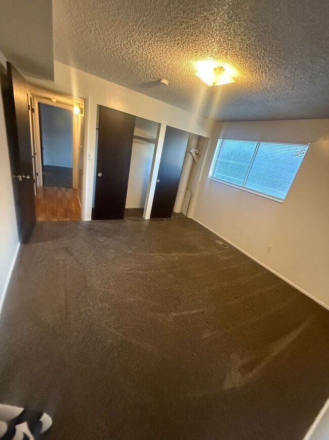 Foto del edificio - 475 E 6th Ave