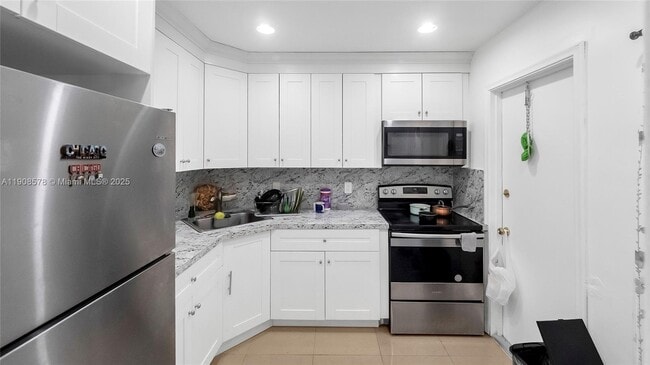 Foto del edificio - 4200 NW 3rd Ct