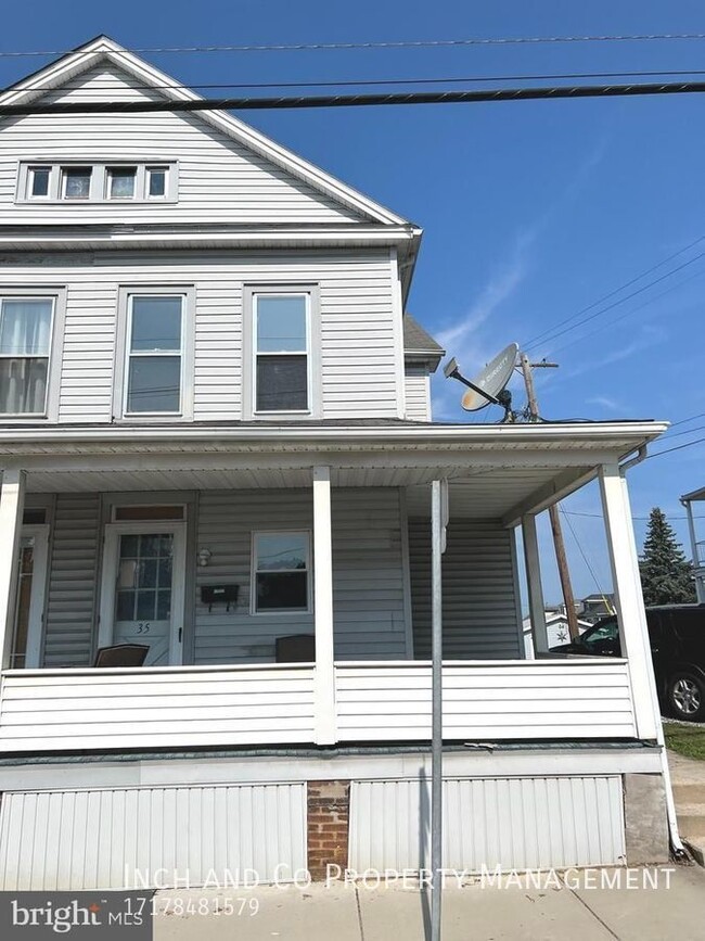 Building Photo - 3 Bedroom Home located in Hanover Area Sch...
