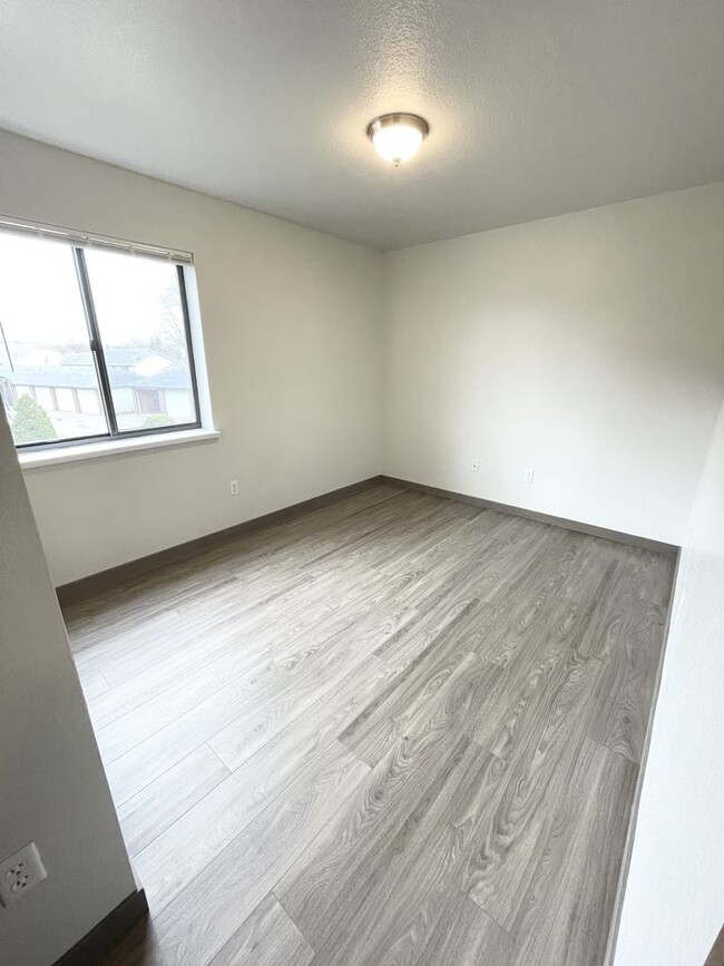 Foto del edificio - 2745 Glen Creek Pl