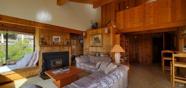 Foto del edificio - 154 White Fir Wood
