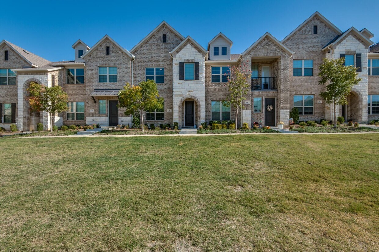 Foto principal - Lovely Las Colinas Townhome