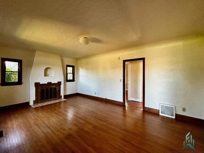 Foto del edificio - 413 S Main St