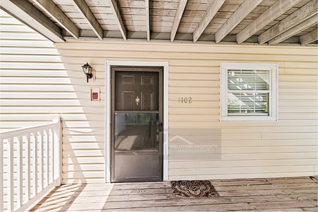 Building Photo - 1102 Augusta Dr