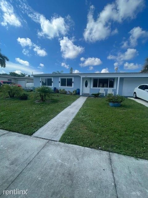 Building Photo - 3 br, 2 bath House - 1919 Moor Dr